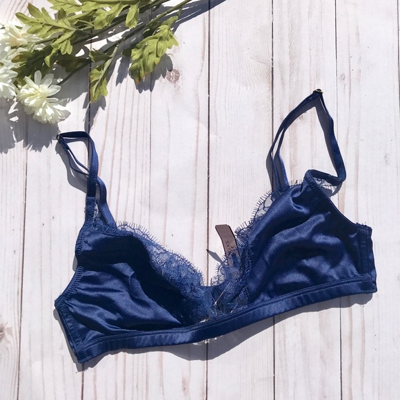 Victoria's Secret Other - 2/$25 ❤️ NWT Victoria’s Secret Silky Triangle Bra